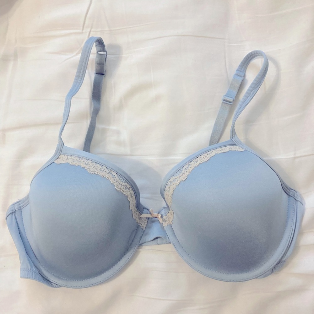 Lace-trimmed T-shirt bra